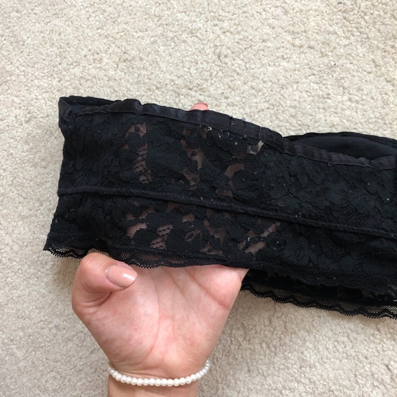Black lace Aerie Bandeau with cinched center - Picture 2 of 4